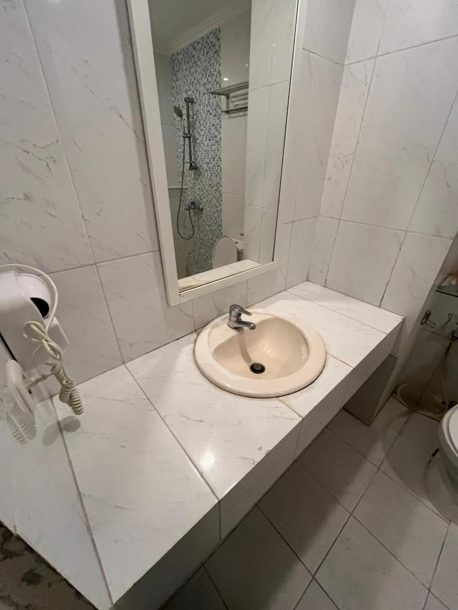 Hotel Oyo 94362 Kebayoran