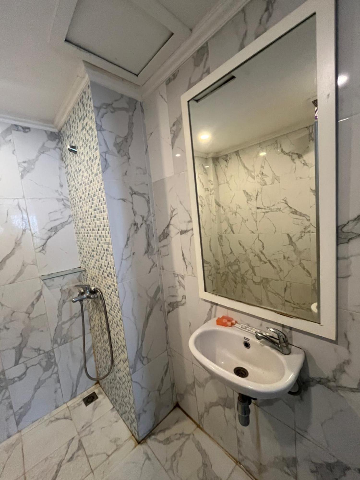 Hotel Oyo 94362 Kebayoran